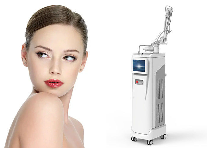 3 इन 1 RF फ्रैक्शनल CO2 लेजर रेडियो फ्रीक्वेंसी 10600nm AC 220V / 110V 10A